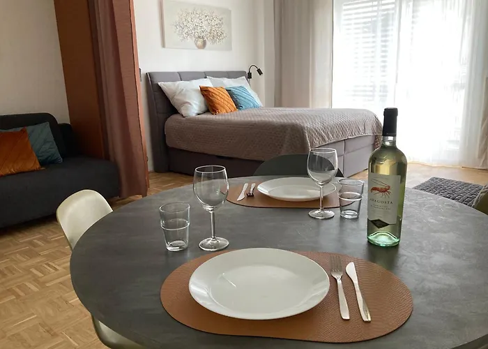 Апартаменты Fresh & Free Parking *