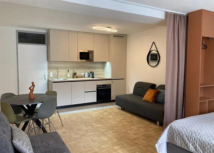 Fresh & Free Parking Апартаменты *